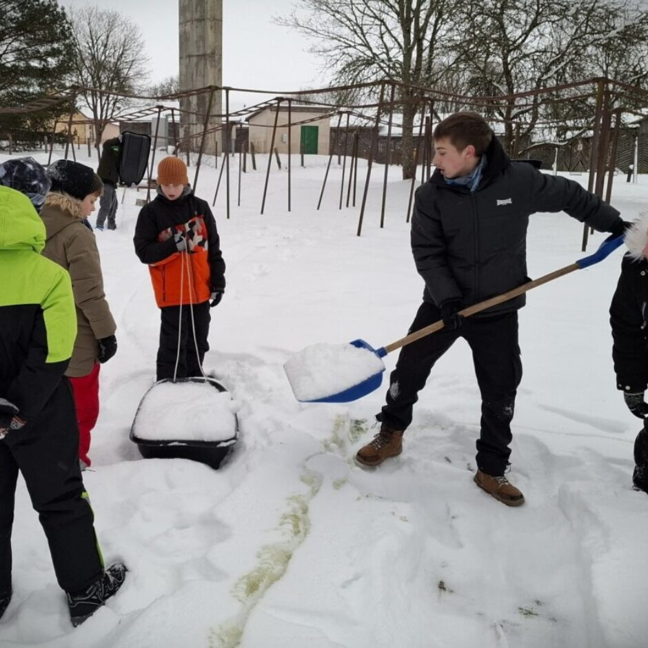 Sniega rakšanas aktivitāte