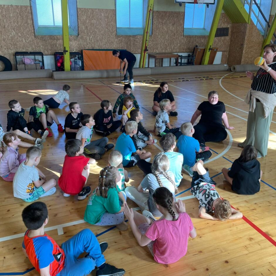 Nodarbība sporta zālē