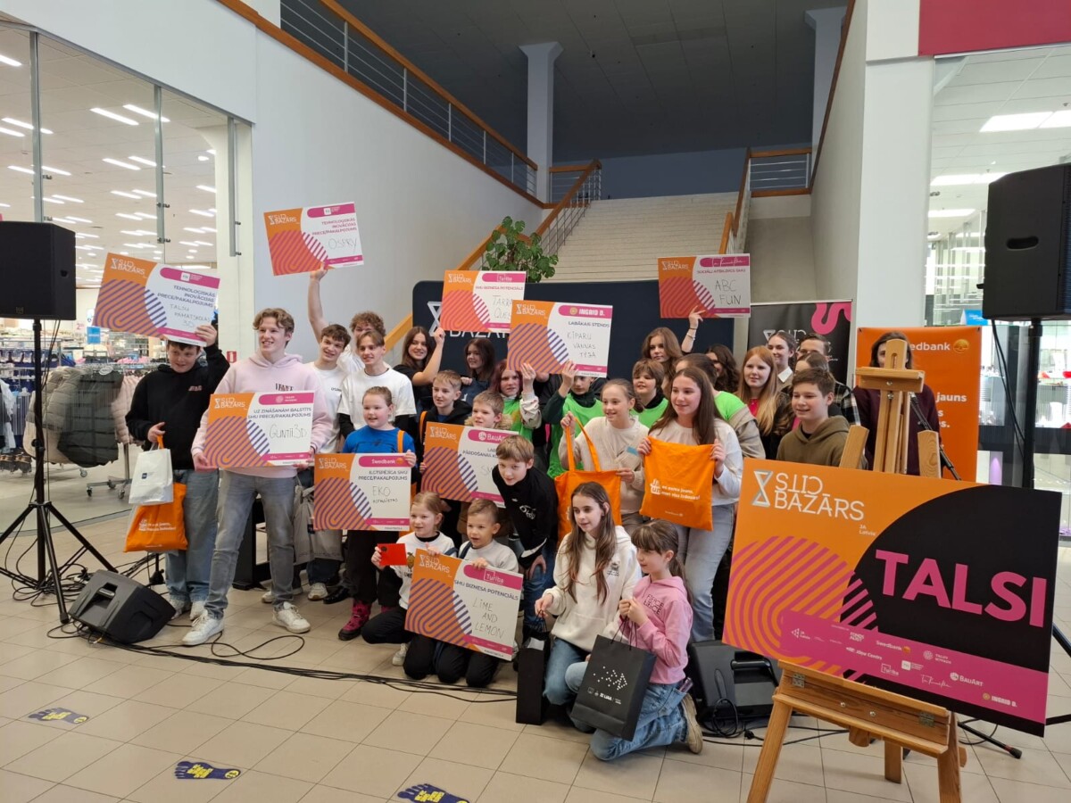 SMU dalībnieku kopbilde