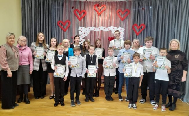 Visi konkursa dalībnieki un skolotāji