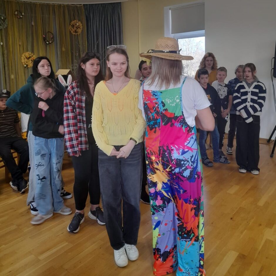 Skolēni piedalās aktivitātēs