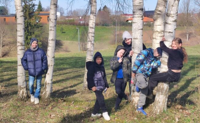 Skolēni dabā