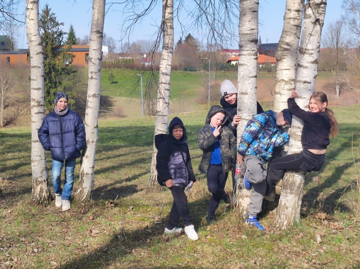Skolēni dabā